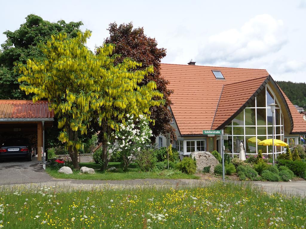 Berghotel Schiller Schonach im Schwarzwald Værelse billede