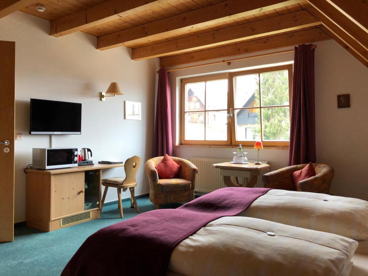 Berghotel Schiller Schonach im Schwarzwald Eksteriør billede